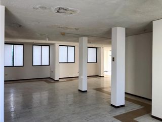 Unión Nacional , Bodega en renta, 220 m2, 2 ambientes, 3 baños, 1 parqueadero