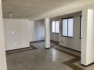 Unión Nacional , Bodega en renta, 220 m2, 2 ambientes, 3 baños, 1 parqueadero