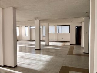 Unión Nacional , Bodega en renta, 220 m2, 2 ambientes, 3 baños, 1 parqueadero