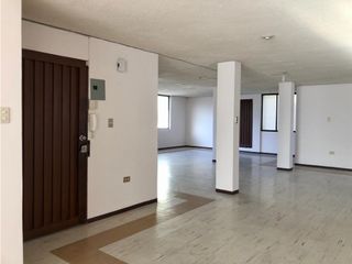 Unión Nacional , Bodega en renta, 220 m2, 2 ambientes, 3 baños, 1 parqueadero