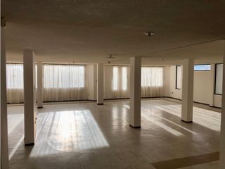 Unión Nacional , Bodega en renta, 220 m2, 2 ambientes, 3 baños, 1 parqueadero