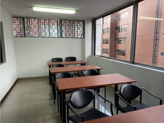 12 de Octubre, Oficina en renta, 70 m2, 4 ambientes, 1 baño, 1 parqueadero