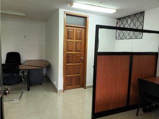 12 de Octubre, Oficina en renta, 70 m2, 4 ambientes, 1 baño, 1 parqueadero