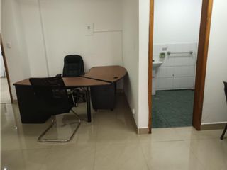 12 de Octubre, Oficina en renta, 70 m2, 4 ambientes, 1 baño, 1 parqueadero