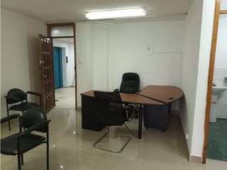 12 de Octubre, Oficina en renta, 70 m2, 4 ambientes, 1 baño, 1 parqueadero