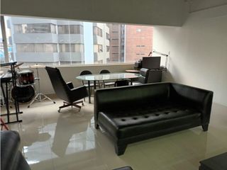 12 de Octubre, Oficina en renta, 70 m2, 1 ambiente, 1 baño, 1 parqueadero