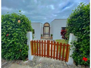 Foto 12 de Jama, Manabí, Casa en renta, 250 m2, 4 habitaciones, 5 baños, 2 parqueaderos