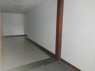 Foto 5 de Gaspar de Villa, Oficina en  Renta , 150m2, 4 ambientes , 2 baños , 2 parqueaderos