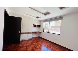 Foto 8 de Monteserrín, Casa en  Renta , 380m2, 4 habitaciones , 4 baños , 1 parqueadero