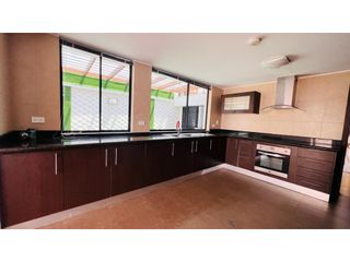 Foto 16 de Monteserrín, Casa en  Renta , 380m2, 4 habitaciones , 4 baños , 1 parqueadero