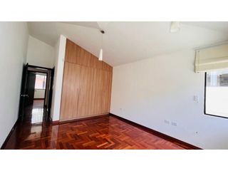 Foto 10 de Monteserrín, Casa en  Renta , 380m2, 4 habitaciones , 4 baños , 1 parqueadero