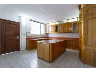 Foto 22 de El Batan, Casa en  Venta , 1470m2, 5 habitaciones, 9 baños