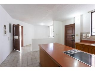 Foto 24 de El Batan, Casa en  Venta , 1470m2, 5 habitaciones, 9 baños