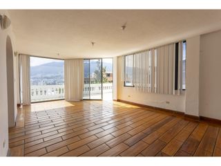 Foto 17 de El Batan, Casa en  Venta , 1470m2, 5 habitaciones, 9 baños
