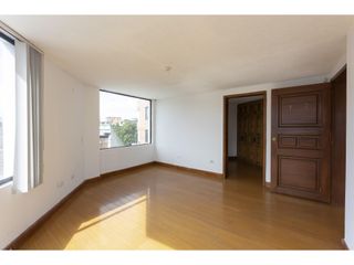 Foto 30 de El Batan, Casa en  Venta , 1470m2, 5 habitaciones, 9 baños