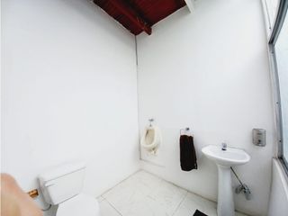 Foto 18 de Jipijapa, Oficina en  Renta, 138m2, 6 ambientes , 1 baño , 1 parqueadero