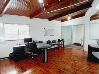 Foto 2 de Jipijapa, Oficina en  Renta, 138m2, 6 ambientes , 1 baño , 1 parqueadero