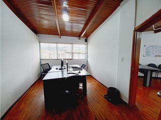 Foto 12 de Jipijapa, Oficina en  Renta, 138m2, 6 ambientes , 1 baño , 1 parqueadero