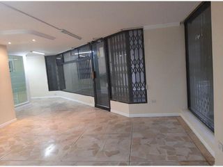 La Mariscal , Oficina en  renta , 150m2, 2 ambientes , 1 baño , 1 parqueadero