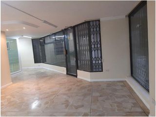 La Mariscal , Oficina en  renta , 150m2, 2 ambientes , 1 baño , 1 parqueadero