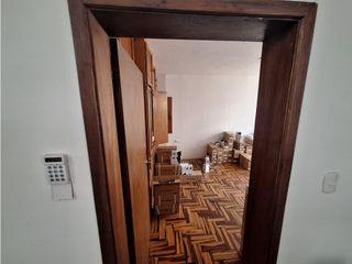 Foto 4 de La Kennedy, Oficina en Renta, 100m2,2 ambientes 1 baño