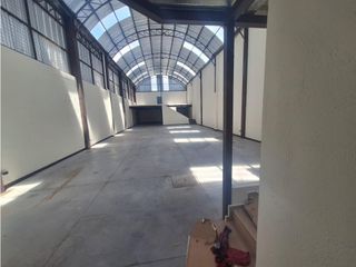 Foto 4 de El Eden, Galpón en Renta , 485m2, 3 ambientes ,4 parqueaderos