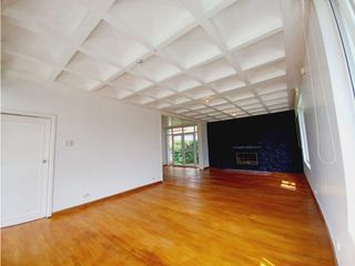 Foto 4 de Bellavista, Casa en Renta, 280m2, 3 habitaciones, 2 parqueaderos