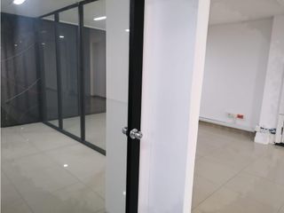 Foto 14 de Iñaquito, Local Comercial en Renta, 160m2, 6 ambiente.