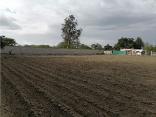 Foto 13 de Tumbaco, Terreno en Renta, 2000m2, Cos10% frente 20m