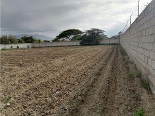 Foto 21 de Tumbaco, Terreno en Renta, 2000m2, Cos10% frente 20m