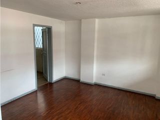 Foto 13 de Jipijapa, Oficina en Renta, 132m2, 9 ambientes, 5 divisiones.
