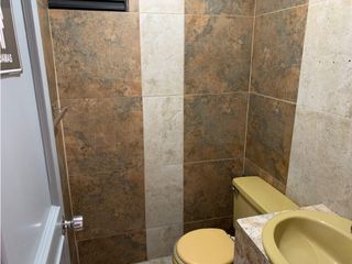 Foto 10 de Jipijapa, Oficina en Renta, 132m2, 9 ambientes, 5 divisiones.