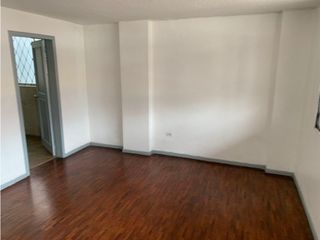 Foto 1 de Jipijapa, Oficina en Renta, 132m2, 9 ambientes, 5 divisiones.