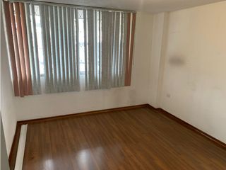 Foto 5 de Jipijapa, Oficina en Renta, 132m2, 9 ambientes, 5 divisiones.