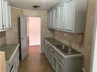 Foto 16 de Jipijapa, Oficina en Renta, 132m2, 9 ambientes, 5 divisiones.