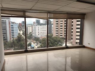 La Mariscal, Oficina en Renta, 98m2,  5 ambientes.