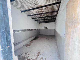 Foto 9 de Mitad del Mundo, Galpón en Renta, 700m2, 4 ambiente.