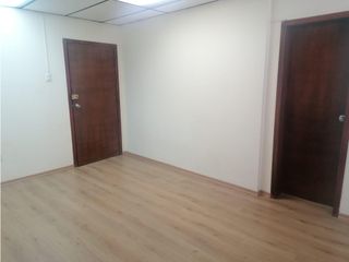 La Orellana, Oficina en  Renta, 35m2, 1 ambiente.