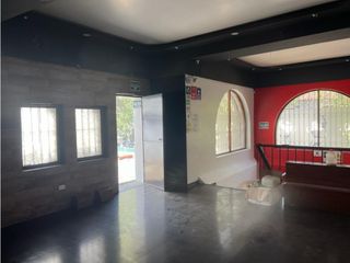 Foto 1 de La Mariscal, Casa Comercial en Renta, 300m2, 7 Ambientes.