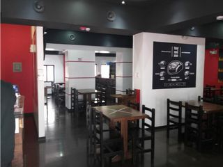 Foto 5 de La Mariscal, Casa Comercial en Renta, 300m2, 7 Ambientes.