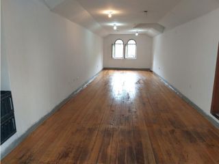 Foto 4 de La Mariscal, Casa Comercial en Renta, 300m2, 7 Ambientes.