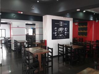 Foto 3 de La Mariscal, Casa Comercial en Renta, 300m2, 7 Ambientes.