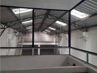 Foto 4 de Solca, Galpón en  Renta, 450m2