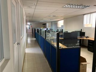 Foto 6 de Santa Lucia, Oficina en  Renta,  484m2, 6 Ambientes.