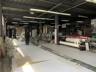 Foto 18 de Santa Lucía, Galpón en  Renta, 1850m2, 6 Ambientes.
