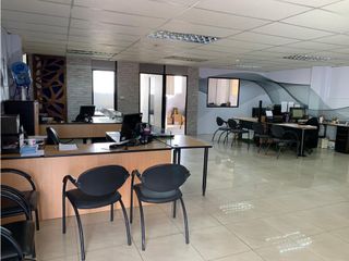 Foto 9 de Santa Lucía, Galpón en  Renta, 1850m2, 6 Ambientes.