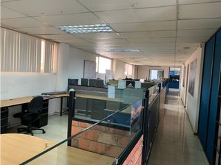 Foto 10 de Santa Lucía, Galpón en  Renta, 1850m2, 6 Ambientes.