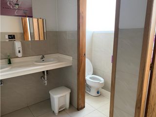 Foto 11 de Santa Lucía, Galpón en  Renta, 1850m2, 6 Ambientes.