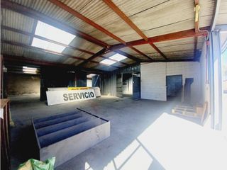 Foto 4 de La Kennedy, Bodega en Renta, 239m2, 3 Ambientes.