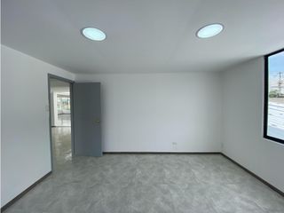 Foto 10 de La Luz, Oficina en Renta, 250m2, 4 Ambientes.